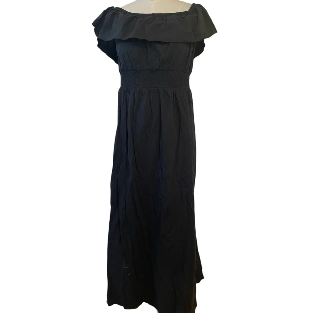 ❤️ NWT! Old Navy Black Smocked Waist Off the Shoulder Maxi Dress - Picture 3 of 10